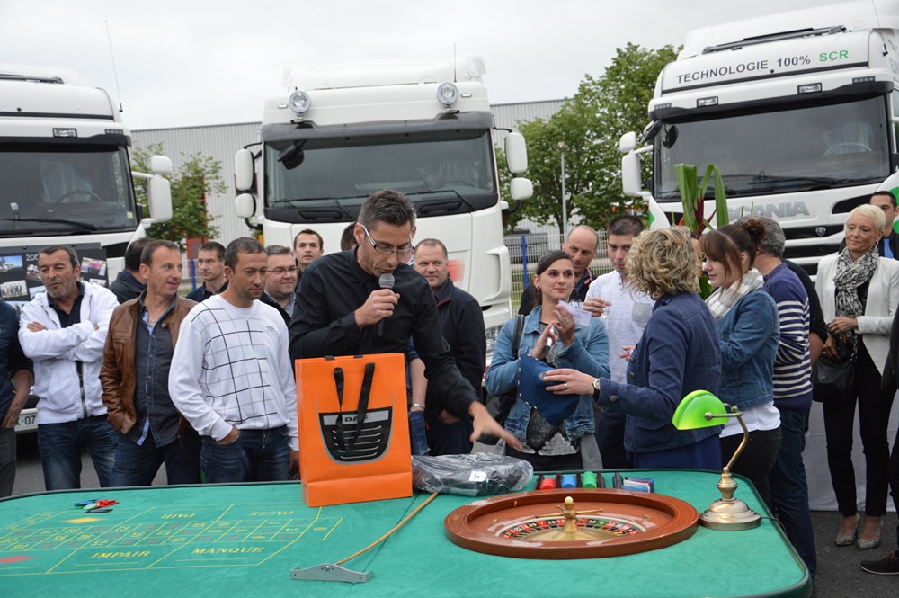 la mise aux enchères des lots